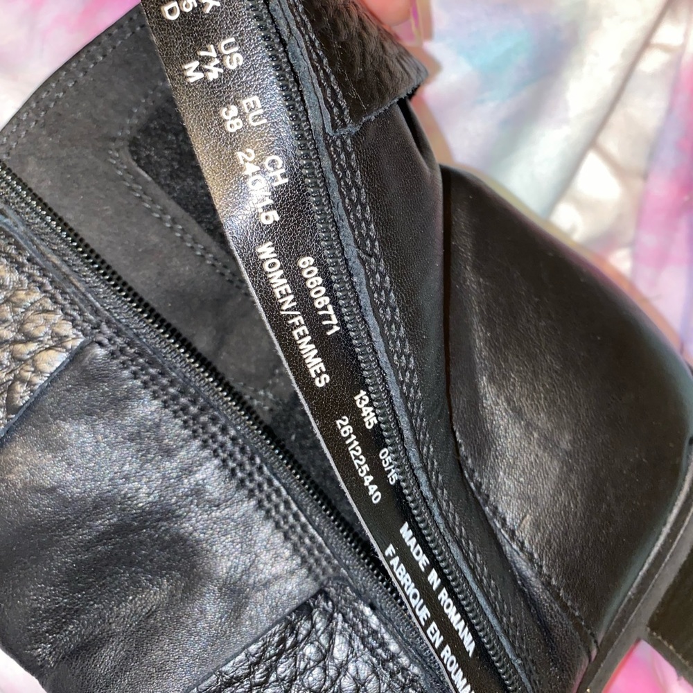 Clarks - Picture 6 of 6